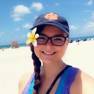 Meet your Posher, Danielle